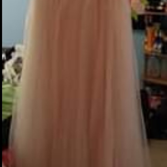 Prom dress - Picture 2 of 4